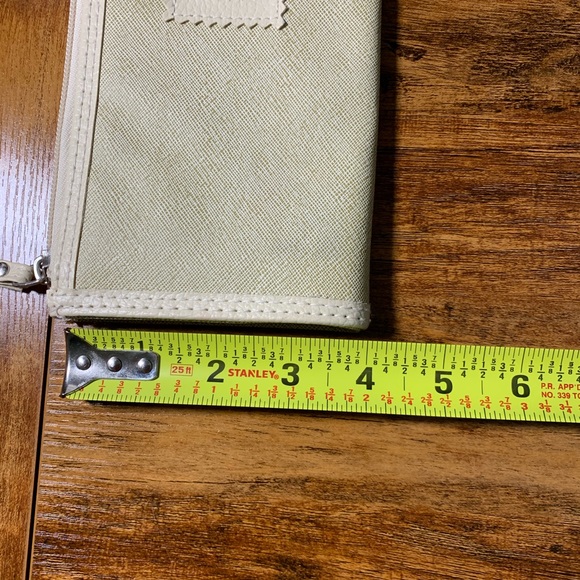 London Soho New York Wristlet - Picture 5 of 6